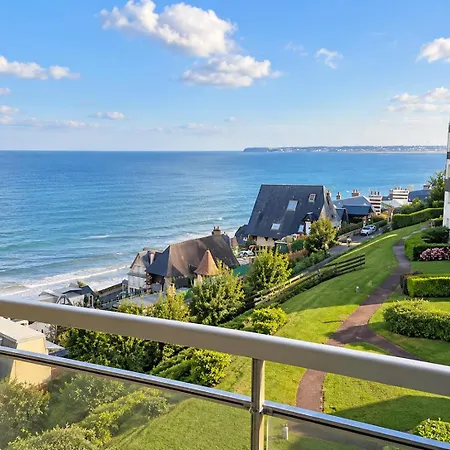 Appartement, Vue A 150m De La *