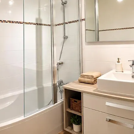 Appartement, Vue A 150m De La